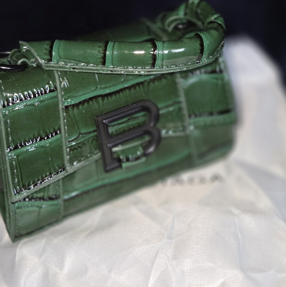 Elegant Green Embossed Mini Bag